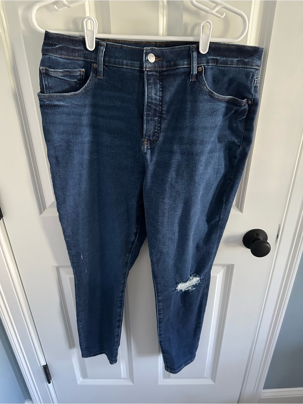 NEW! Express Women’s Dark Blue Distressed Jeans